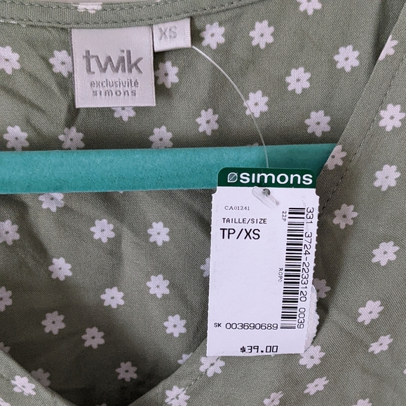 *NWT* Simons TWIK - Floral Cropped Button-Up Blouse - Picture 5 of 14